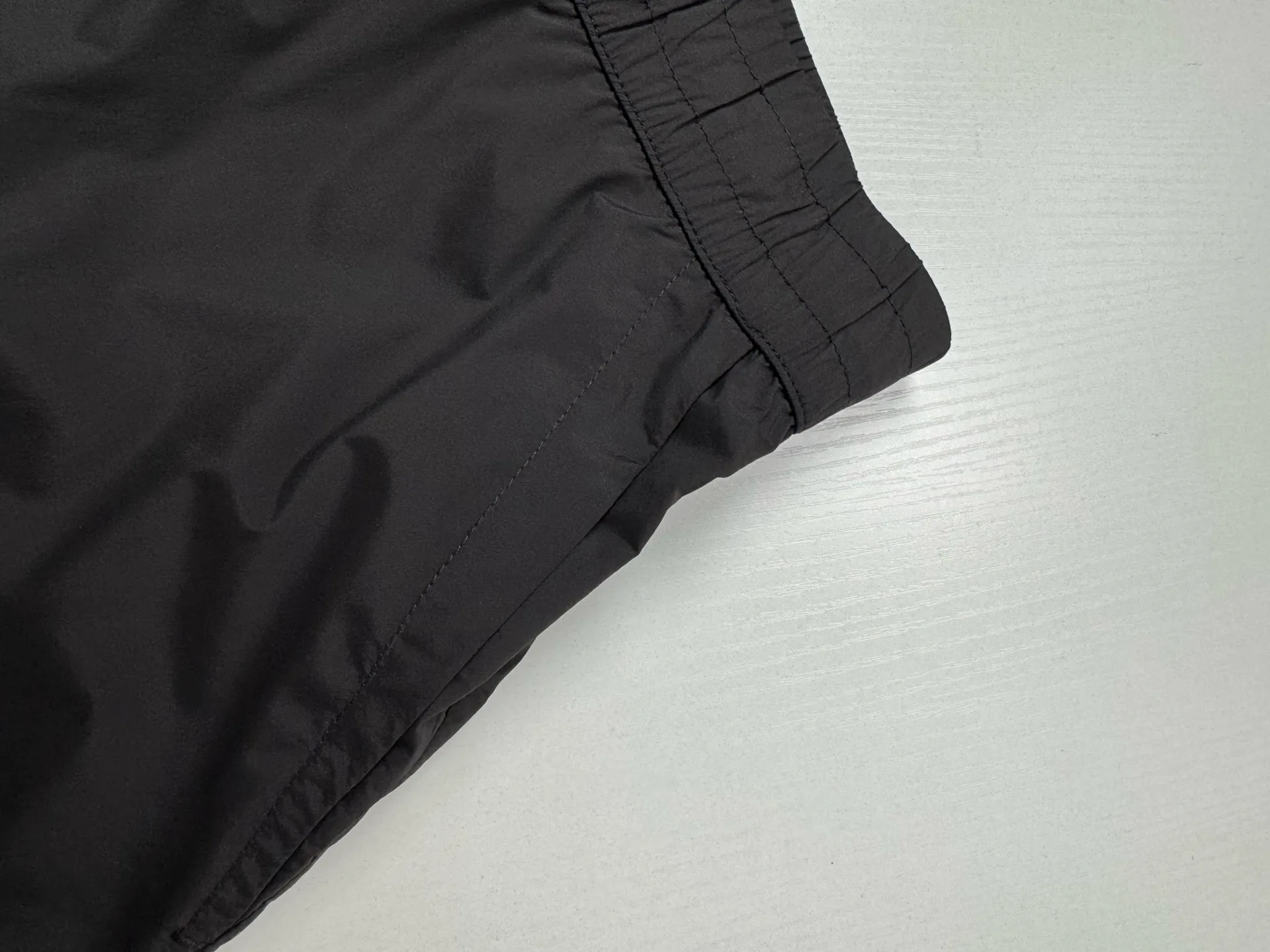 Canada Goos ， ， 3D ， 12 /cm²， 、 、 ， ； Size：S/M/L/XL